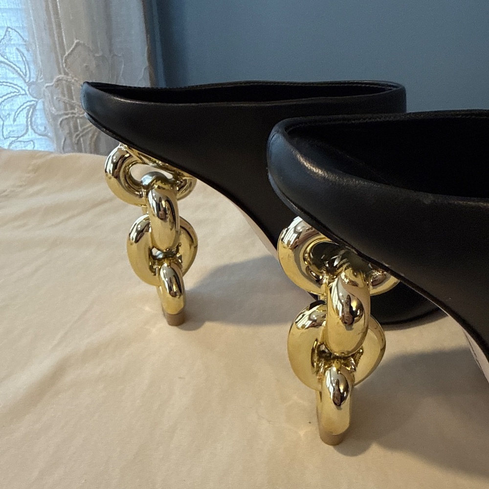 Shoes - Picture 4 of 4